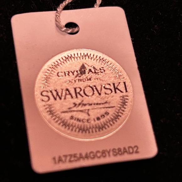 Swarovski neckless 21 inch. New with tag.  Magnetic clasp. Very feminine. - Picture 9 of 9